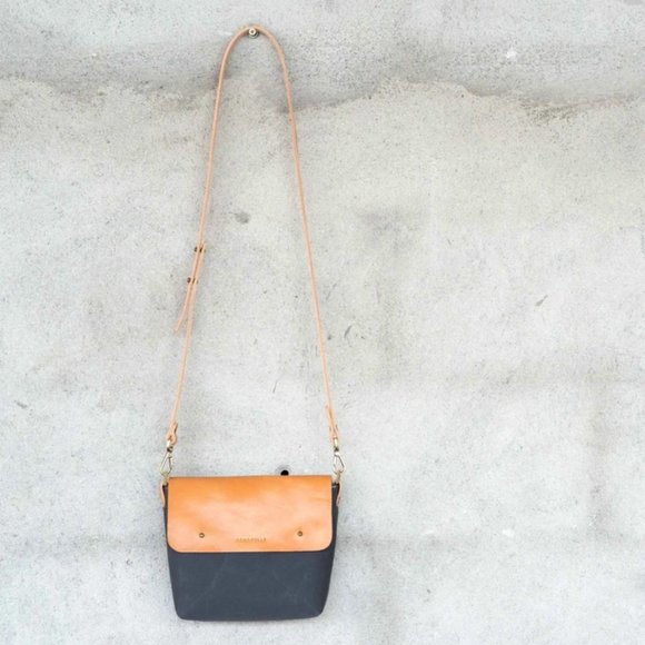 Pohorylle Poho Crossbody Bag - Picture 1 of 8